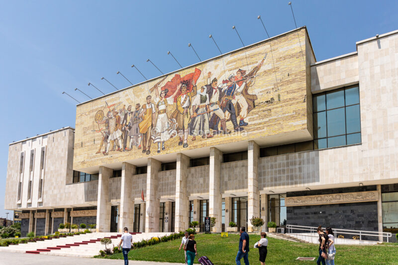 Albanian kansallismuseo, Tirana