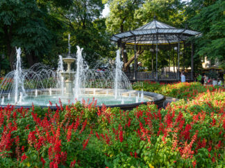 Odessan kaupunginpuiston suihkulähde ja esiintymislava, Ukraina