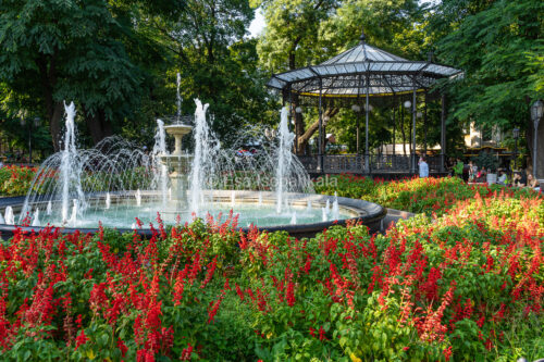 Odessan kaupunginpuiston suihkulähde ja esiintymislava, Ukraina