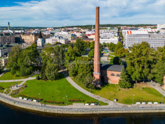 Kirjastonpuisto ja Frenckellin tehtaan savupiippu, Tampere