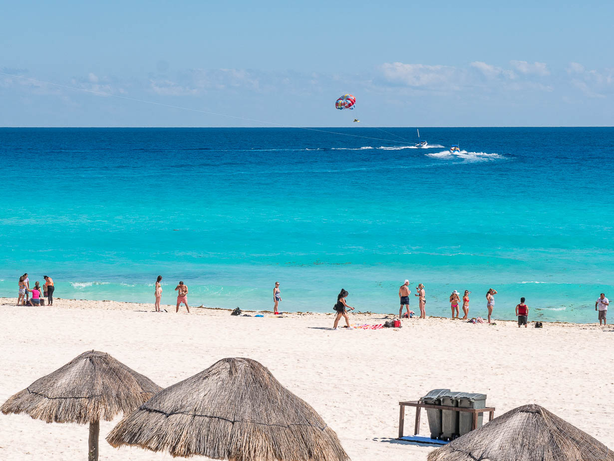 Playa Delfines eli Delfiiniranta, Cancun, Meksiko