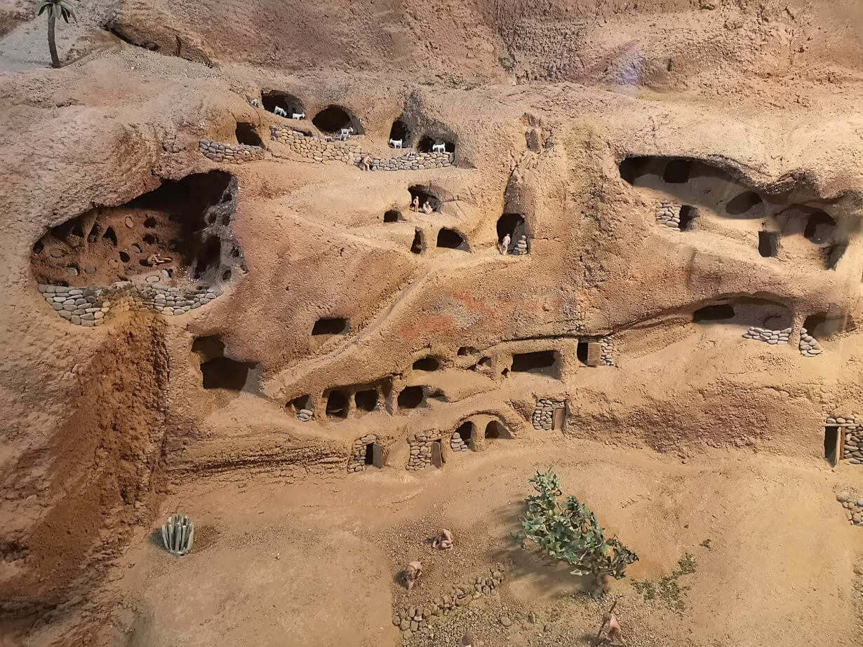 Muinaisten kanarialaisten asumuksia pienoismallina, Museo Canario