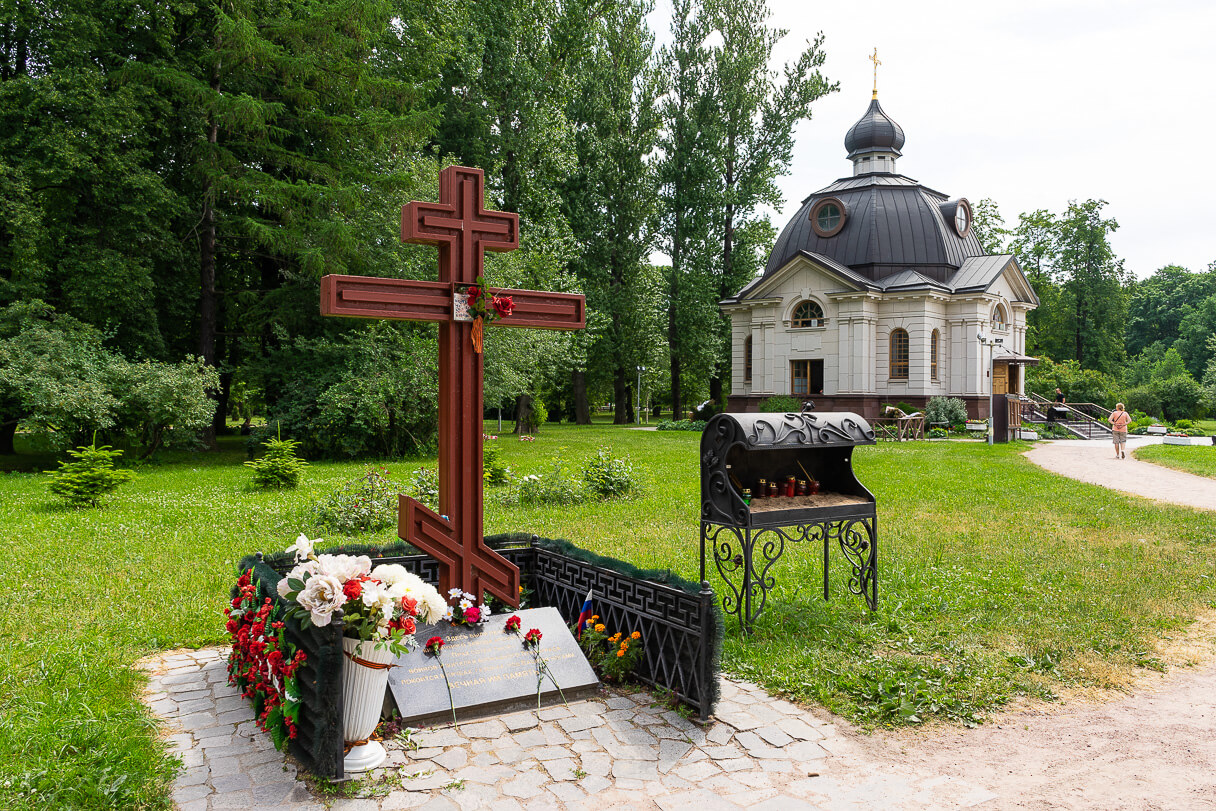 Tiilitehdas-krematorio ja Kaikkien pyhien kirkko Venäjän maalla, Moskovan voitonpuisto, Pietari