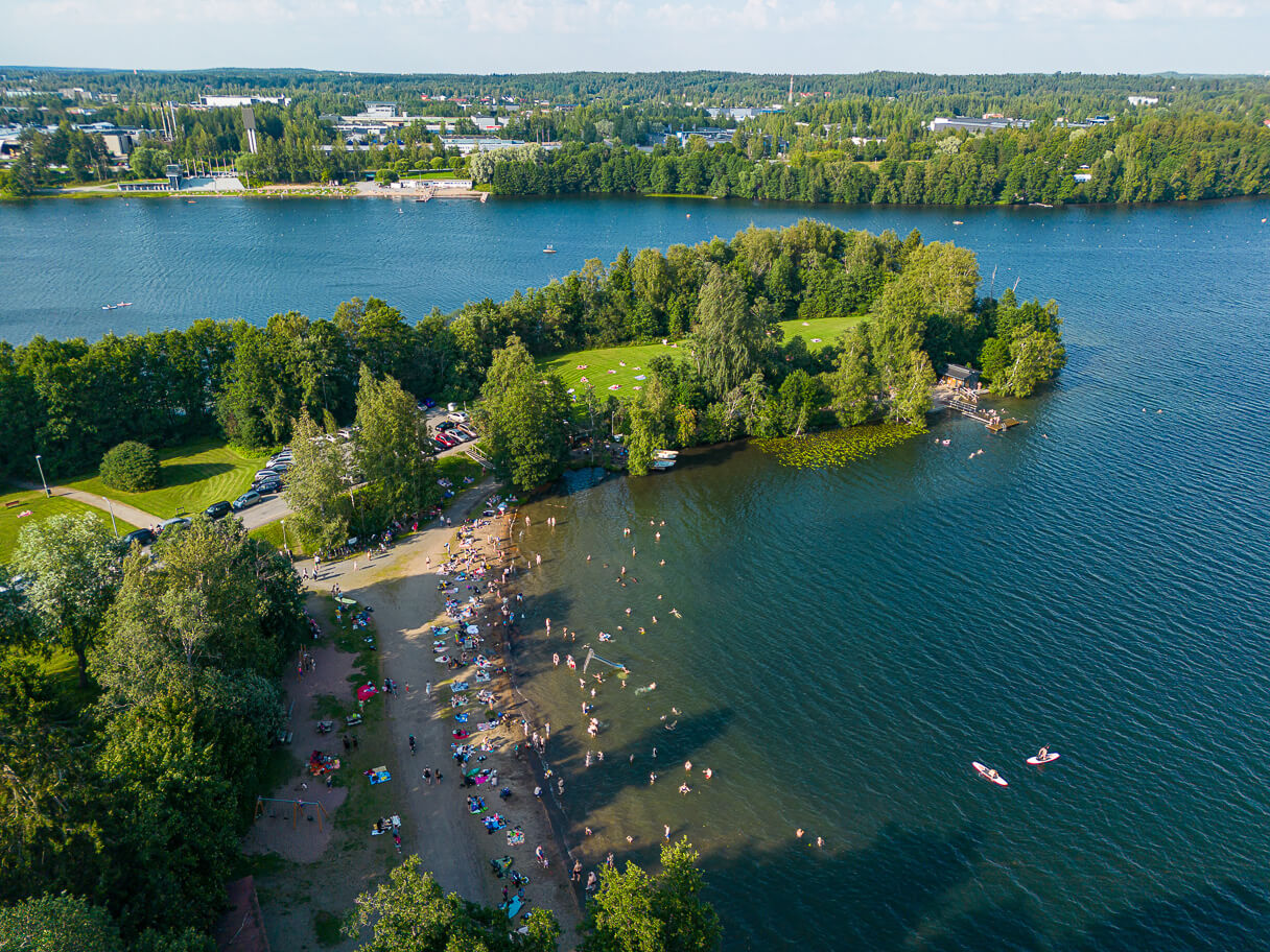 Tampereen Riihiniemen uimaranta ilmakuvassa
