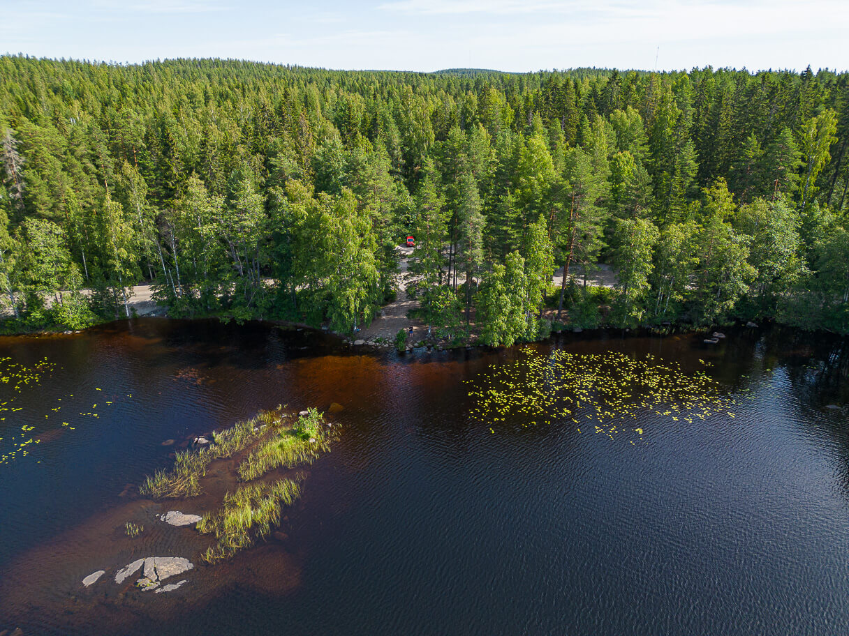 Alisenjärven epäviralliset uimarannat Pinsiontien varrella Nokialla