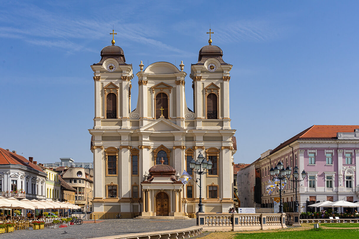 Pyhän Yrjön katedraali, Piata Unirii, Timisoara.