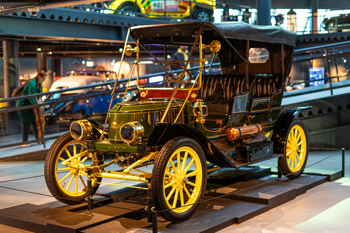 Riian automuseo: Stanley Model 63 Toy Tonneau, USA 1911, 3679 cm3, 10 hp, 67 km/h, 726 kg. 