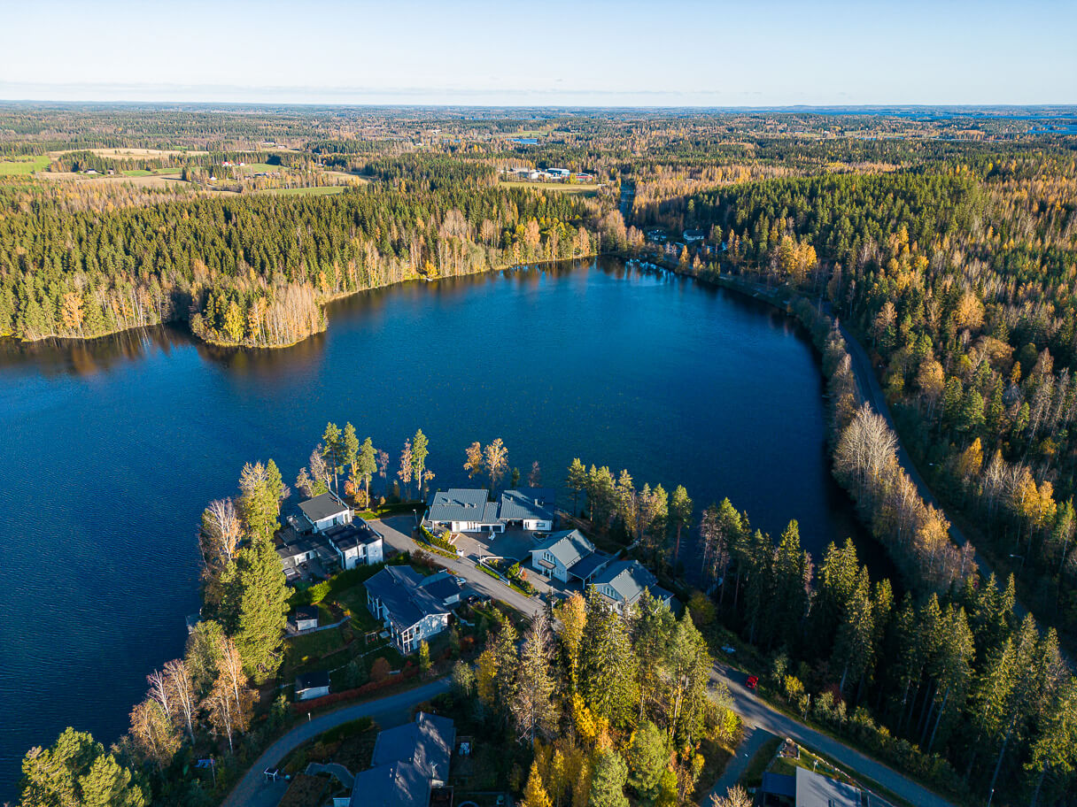 Veittijärvi ruskan aikaan, Ylöjärvi, ilmakuva